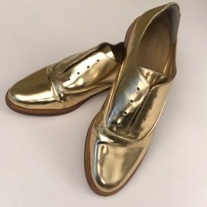 BCBGMAXAZRIA GOLD OXFORDS!!